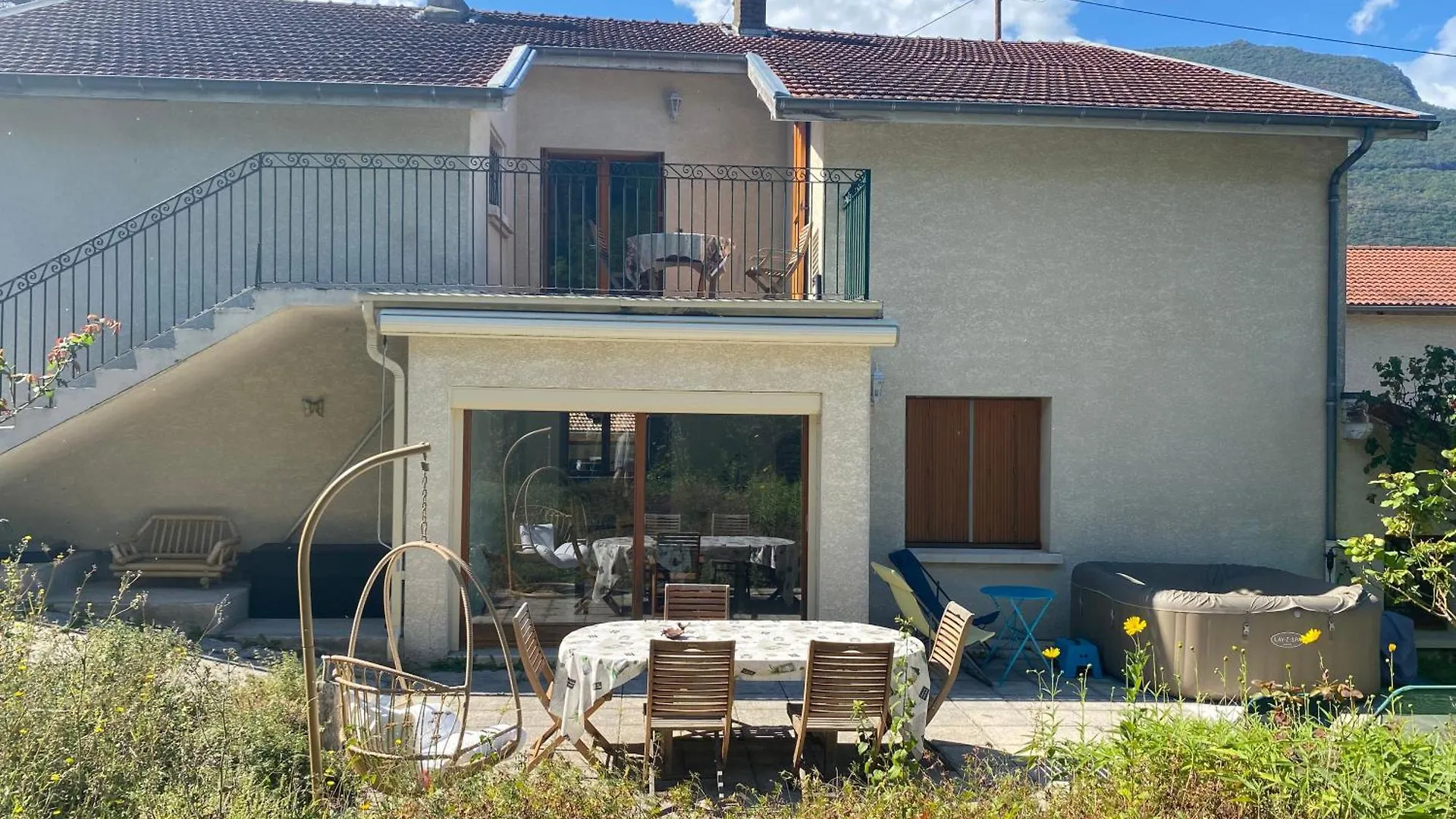 Casa de Férias Maison Zen Et Jacuzzi Proche Des Passerelles Himalayennes De Monteynard Vif França