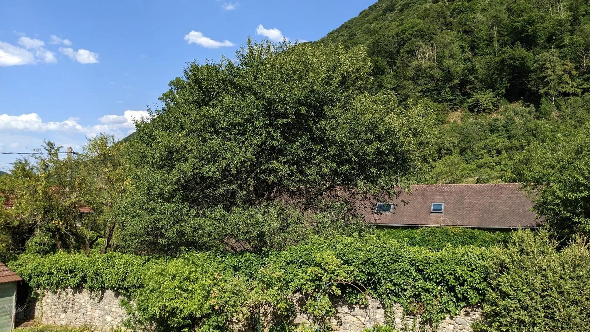 Maison Zen Et Jacuzzi Proche Des Passerelles Himalayennes De Monteynard Vif Casa de Férias