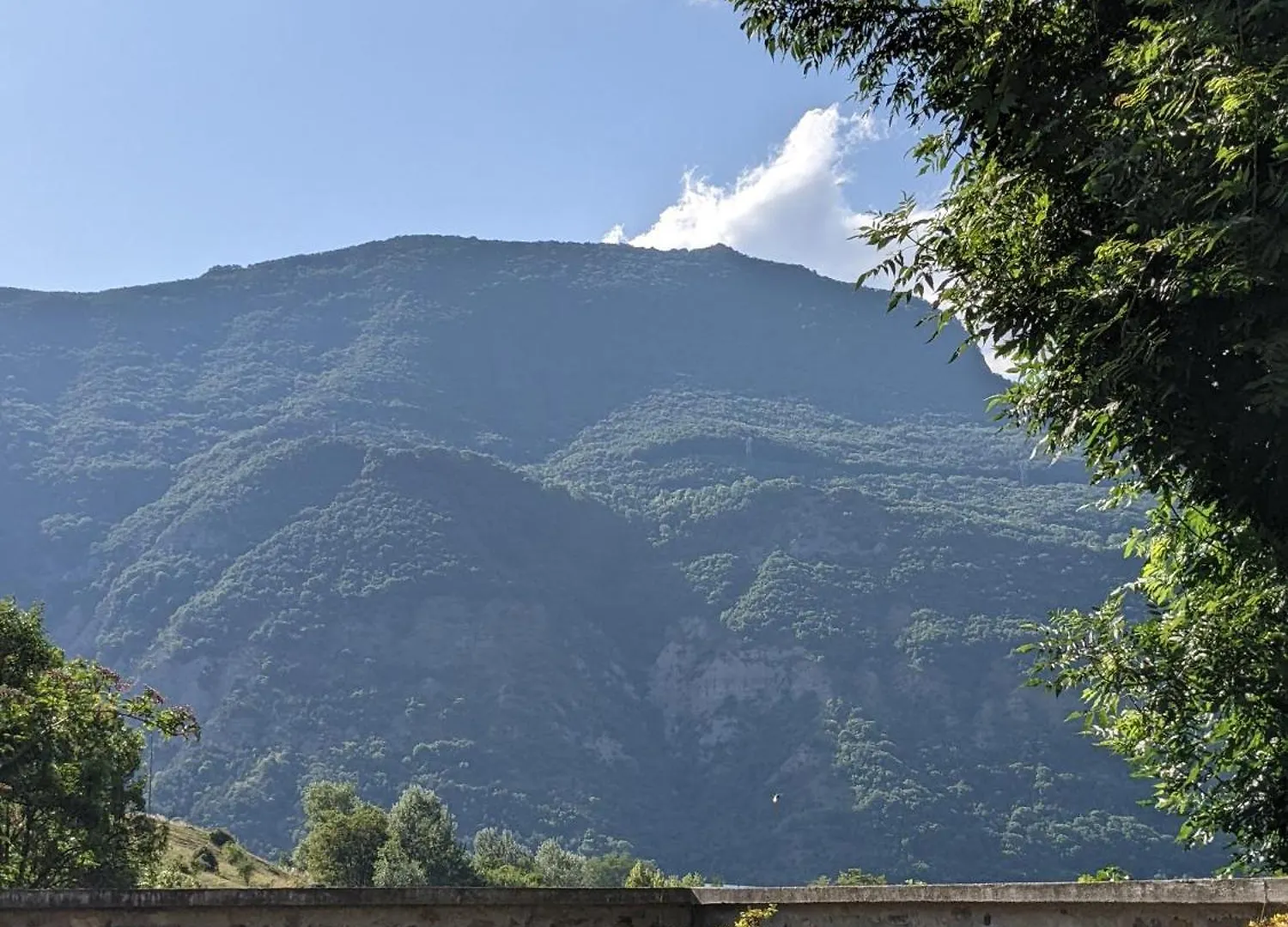 Casa de Férias Maison Zen Et Jacuzzi Proche Des Passerelles Himalayennes De Monteynard Vif França
