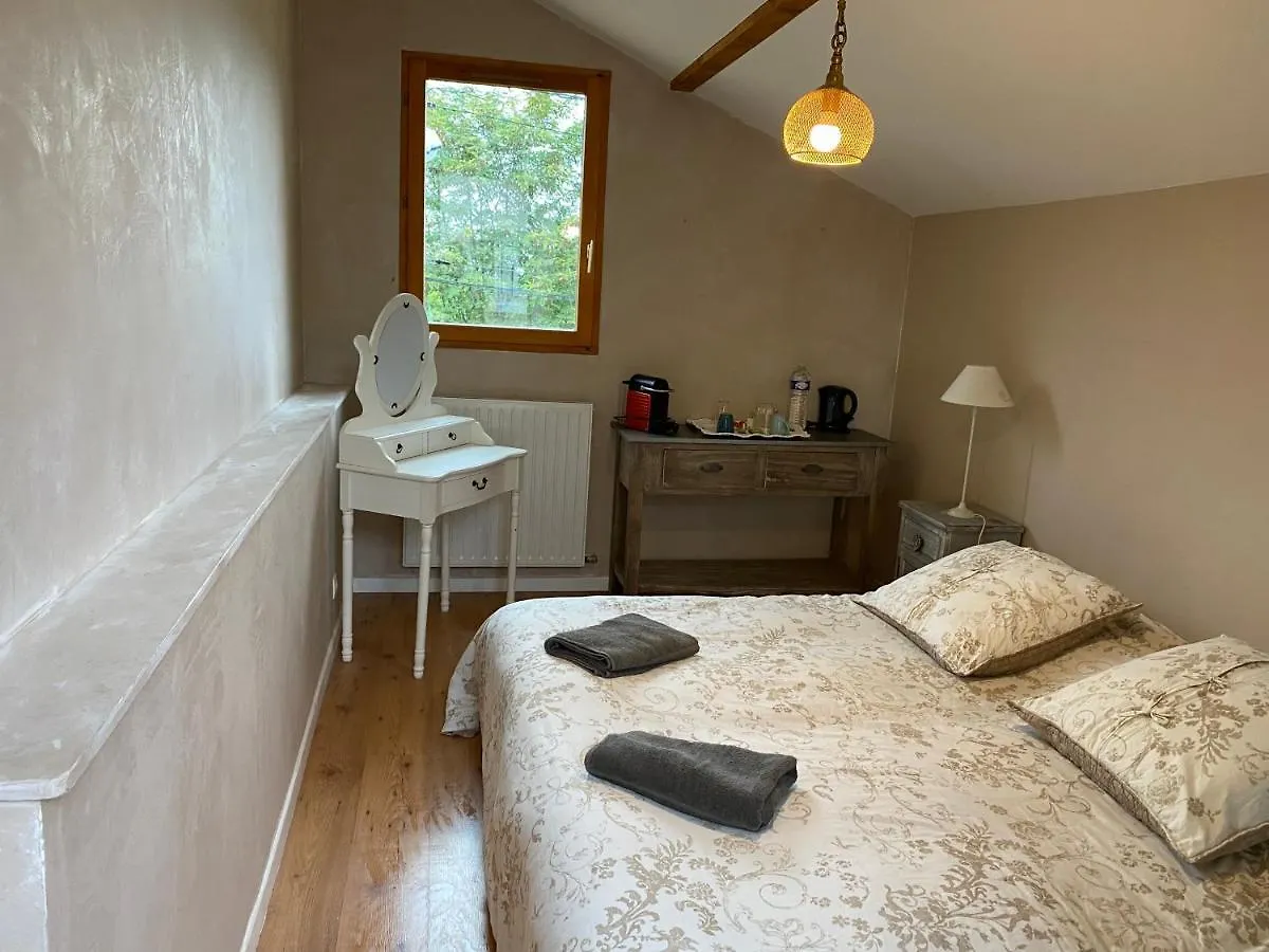 Casa de Férias Maison Zen Et Jacuzzi Proche Des Passerelles Himalayennes De Monteynard Vif França