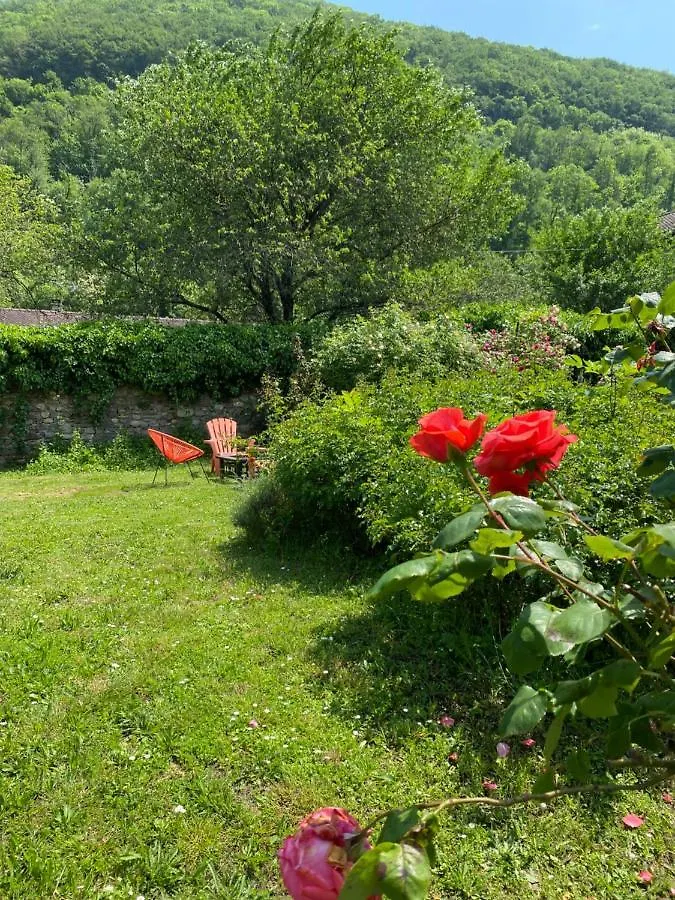 Casa de Férias Maison Zen Et Jacuzzi Proche Des Passerelles Himalayennes De Monteynard Vif França