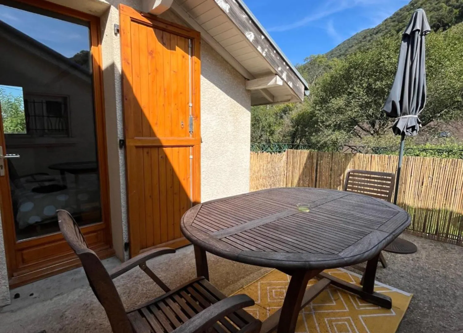 Casa de Férias Maison Zen Et Jacuzzi Proche Des Passerelles Himalayennes De Monteynard Vif
